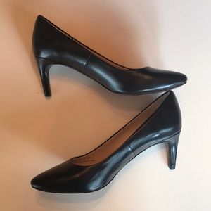 Cole Haan Black pumps